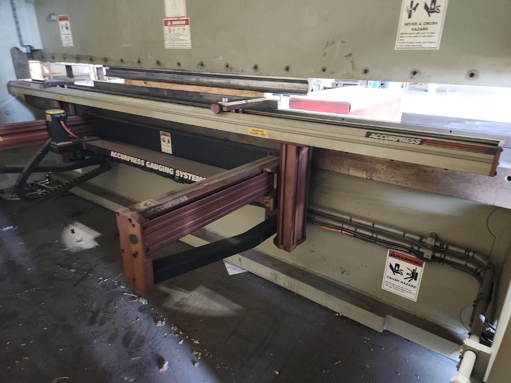 Accurpress 725014 - 250 Ton x 14 Ft CNC Press Brake, Machine ID: 8903